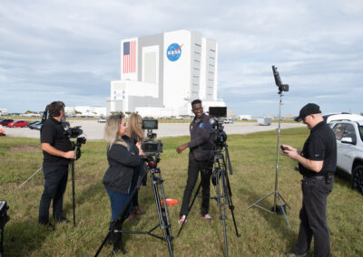 Crew and Boeing team in front of VAB